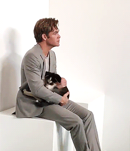 Chris Pine puppy.gif