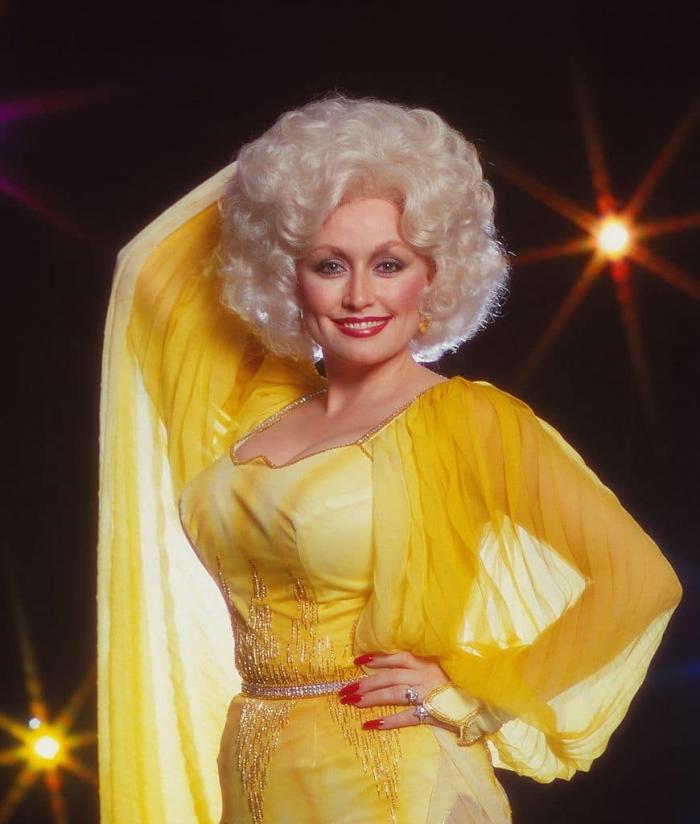 Dolly Parton 3.jpg