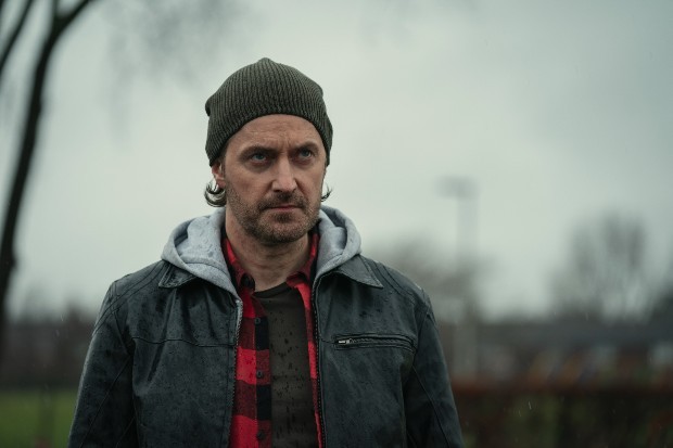 richard_armitage_stay_close-94f9320.jpg