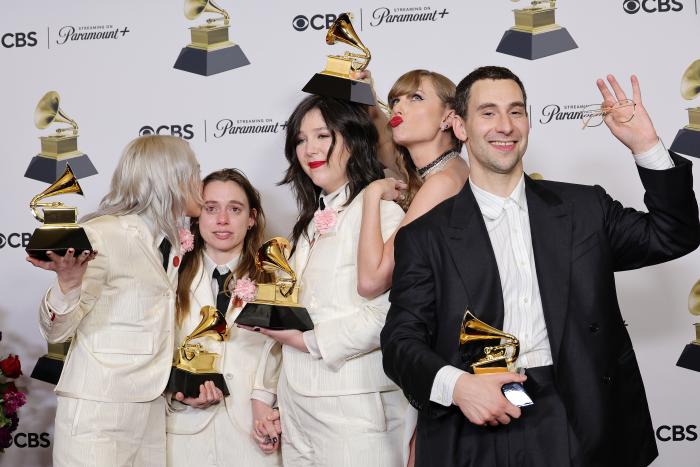 TaylorSwiftBoygeniusGrammys.jpg