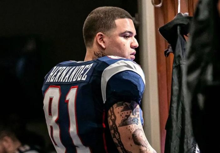 Does ‘American Sports Story’ Overemphasize Aaron Hernandez’s Sexuality?
