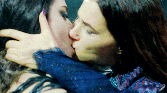 Tumblr_l_145737651512998.gif
