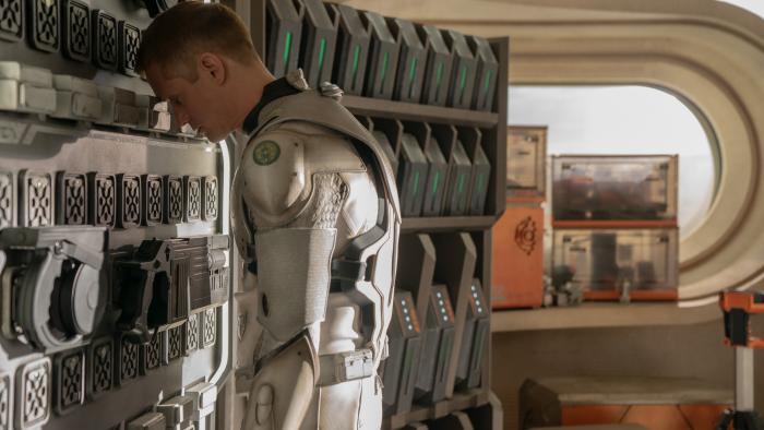 Murderbot_alexander skarsgard_apple tv.jpg