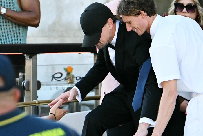 leonardo-dicaprio-lauren-sanchez-jeff-bezos-wedding.jpg
