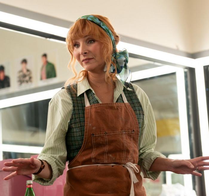 I Demand That We Get a Full Season of 'Mrs. Hatt'